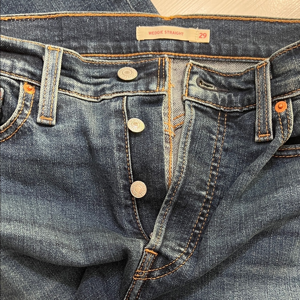Levis Wedgie Straight Jeans